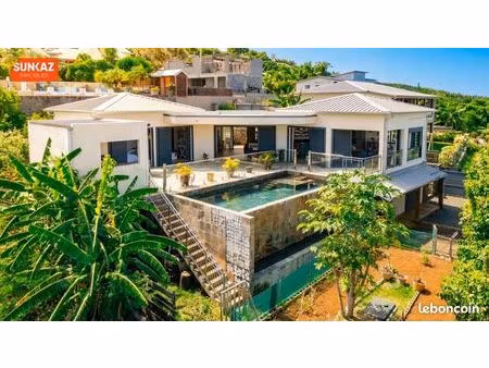 villa 4 pièces 159 m²