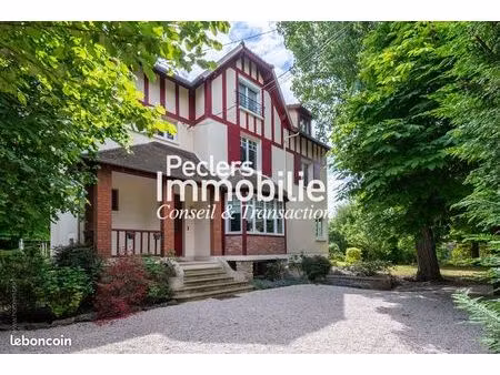maison 10 pièces 214 m²