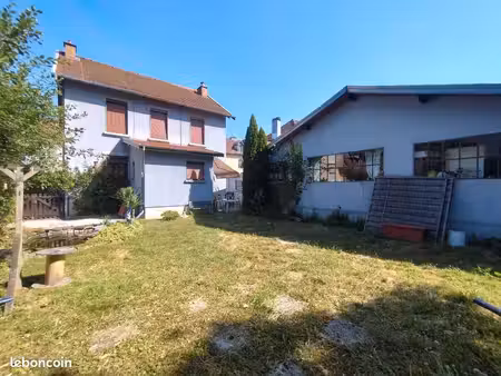 maison 10 pièces avec atelier et jardin arboré à montbéliard
