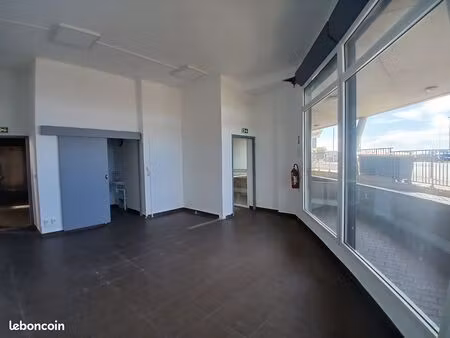 local commercial/pro - centre ville - renove - saint denis