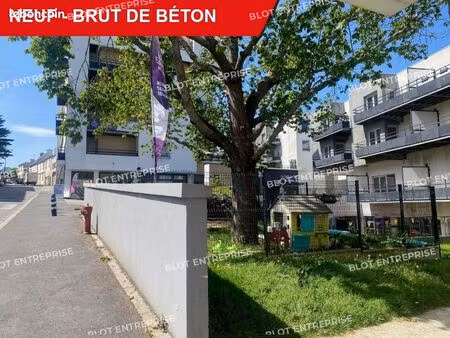 bureaux 184 m²