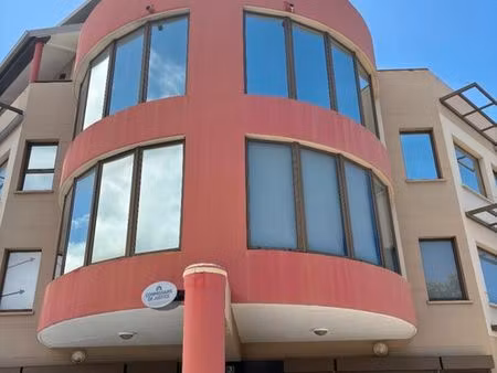 local 72 m² sainte clotilde