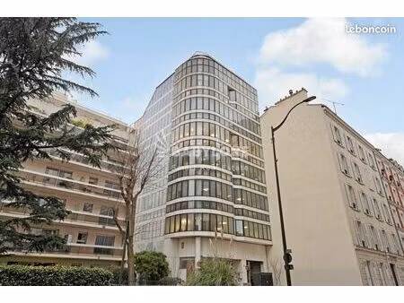 bureau 138 m²