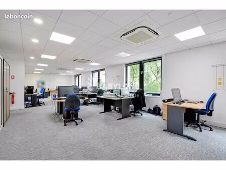 bureau 365 m²