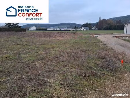 terrain 638 m² hondouville