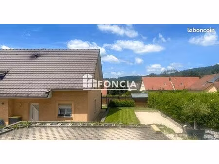 belle maison familiale avec piscine à baume-les-dames