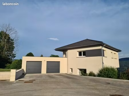 maison individuelle 117m2 à villers le lac  avec double garage et cave  dpe classe b