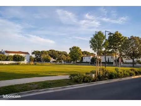 terrain 710 m² royan