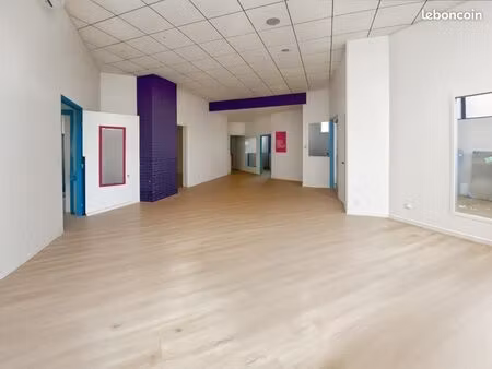 commerce 153 m²