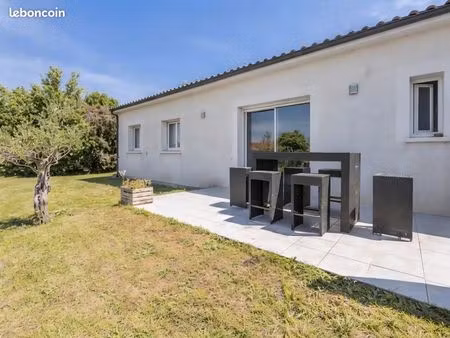 jolie maison  proche de toutes commodités