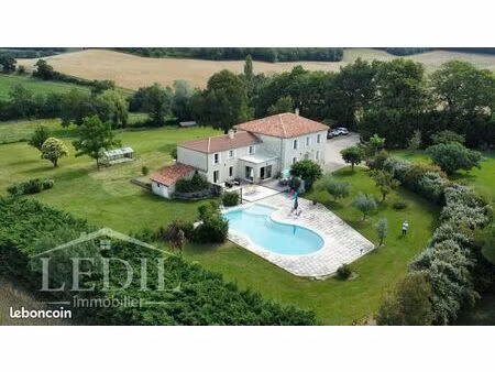 propriété 6 pièces 400 m²