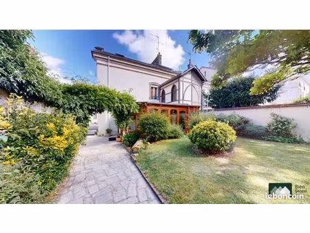 propriété 8 pièces 178 m²
