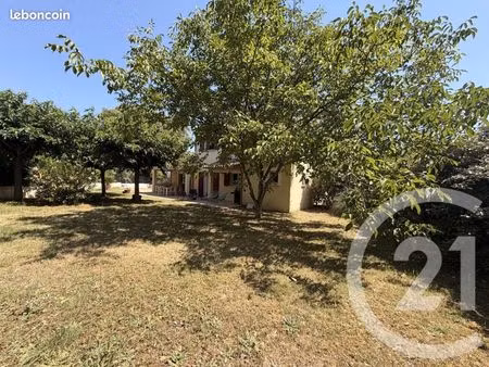 villa 4 pièces 118 m²
