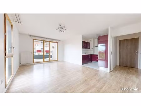 appartement 3 pièces 65 m²