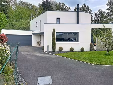 maison 8 pièces 165 m²