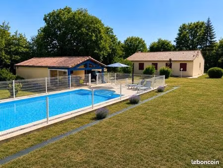 maison plain-pied 115 m² – piscine – dépendances 90 m² – terrain clos 2 905 m²