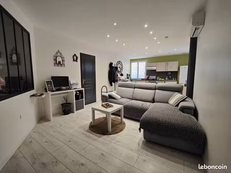 bouillargues : appartement t1 bis en rez-de-chaussée