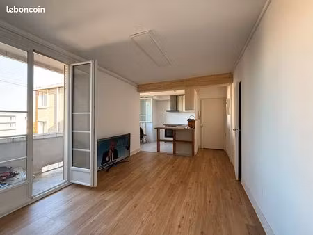 t2 37 m² balcon et pk