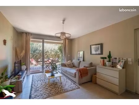 appartement 3 pièces 65 m²