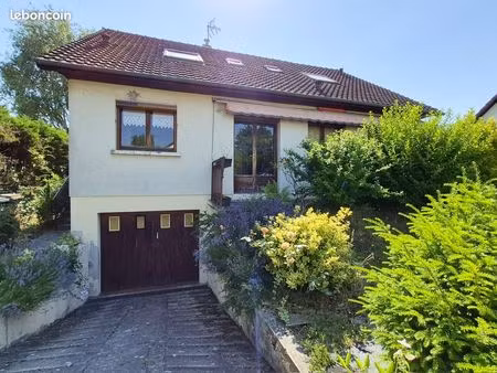 pavillon 8 pièces 135 m²