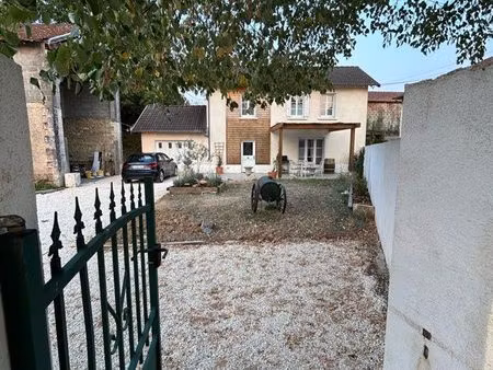 maison de campagne idéalement située à thiviers