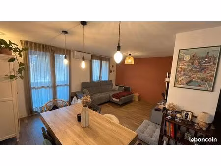 appartement t4 familial entièrement rénové avec garage  balcon et climatisation