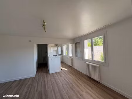 t2 rénové de 48 m² – calme absolu – cave et parking sécurisé