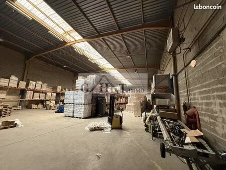local bureaux 1 040 m²
