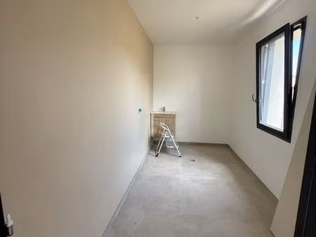 location box / bureau professionnel 8m² – mauguio