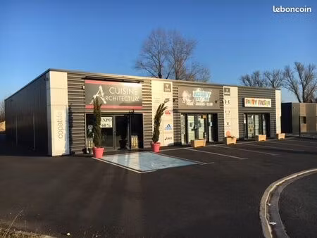 a louer local commercial 130m²