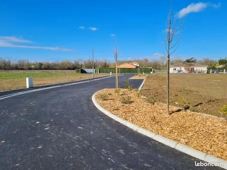 terrain 873 m² le fauga