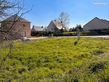 beau terrain constructible proche montfort