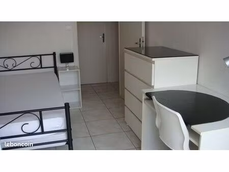 a 250 mètres de la station de métro st michel marcel langer t2 pr étudiants à réserver pr 