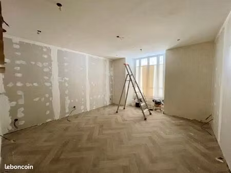 local commercial 61 m²
