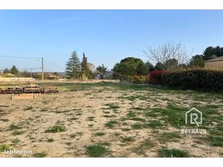 terrain 600 m² plaissan