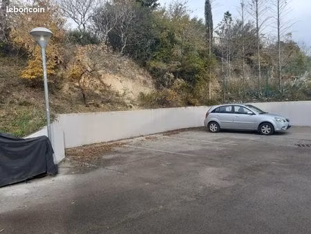 location emplacement parking