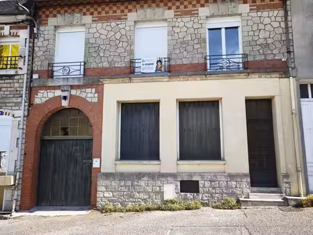 grande maison: 6 chambres + piscine.