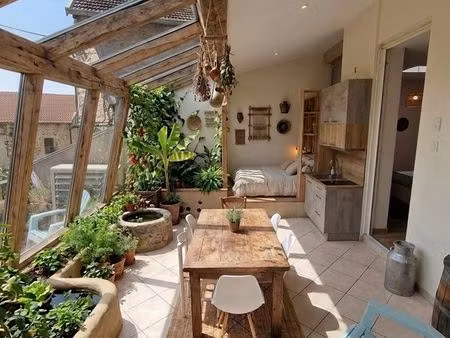 loft rooftop atypique 40m² - esprit earthship au cœur d'arbois