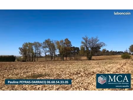 terrain 1 800 m² momuy