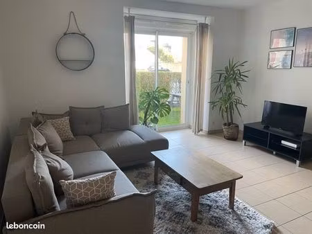 location appartement 50m2 + 30m2 jardin + place de parking sécurisée