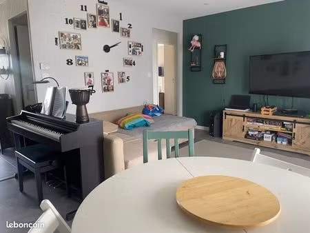 un bel appartement lumineux à louer à partir de 15.08