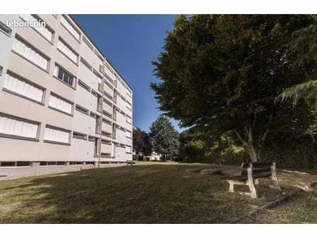 appartement 5 pièces 93 m²