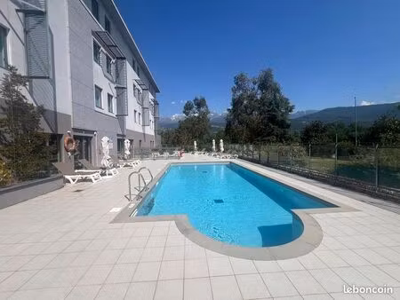 studio 1 pièce 2 313 m²