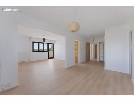 a vendre t4 avec balcon