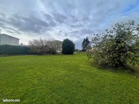 terrain 779 m² pauillac