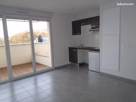 studio 1 pièce 28 m²