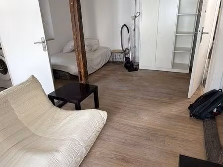 studio 29m2 -tours cathédrale