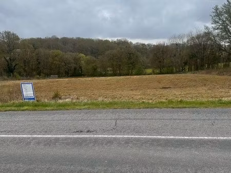 beau terrain constructible à l’entrée de ouzouer
