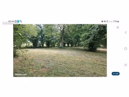 terrain à batir entièrement viabilisé de 636 m²   en plein centre du village