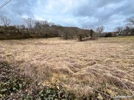 terrain 879 m² beduer